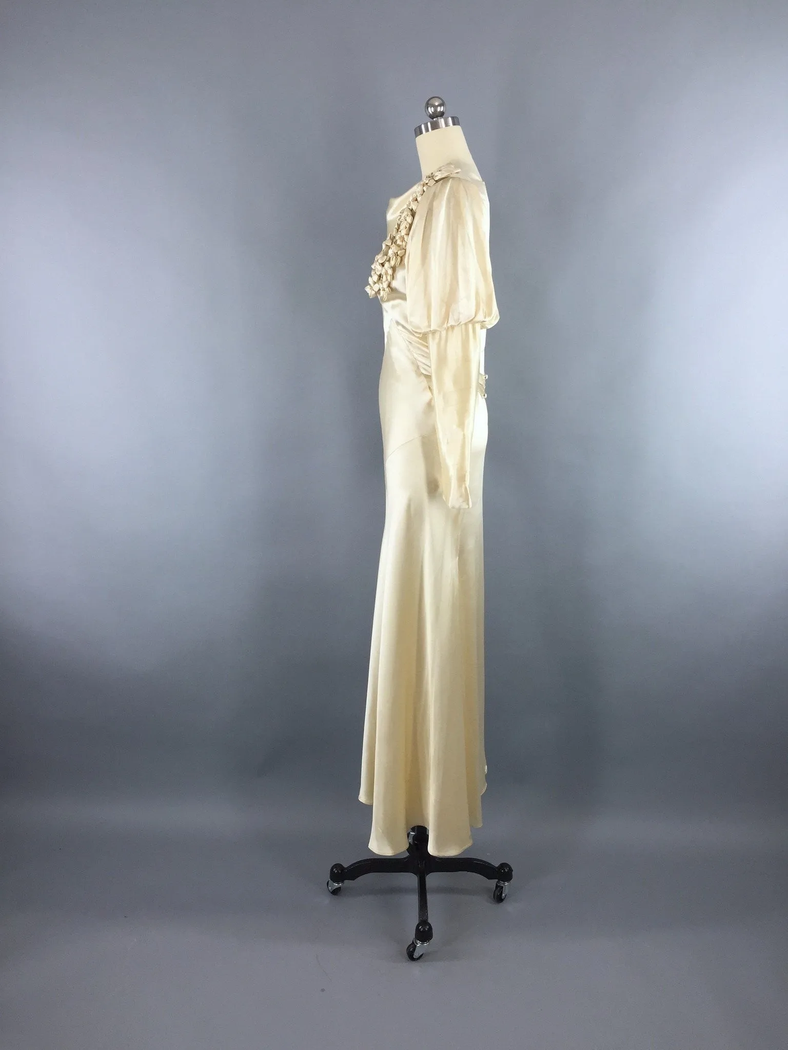 1930s Vintage Bias Cut Ivory Satin Bridal Gown Wedding Dress