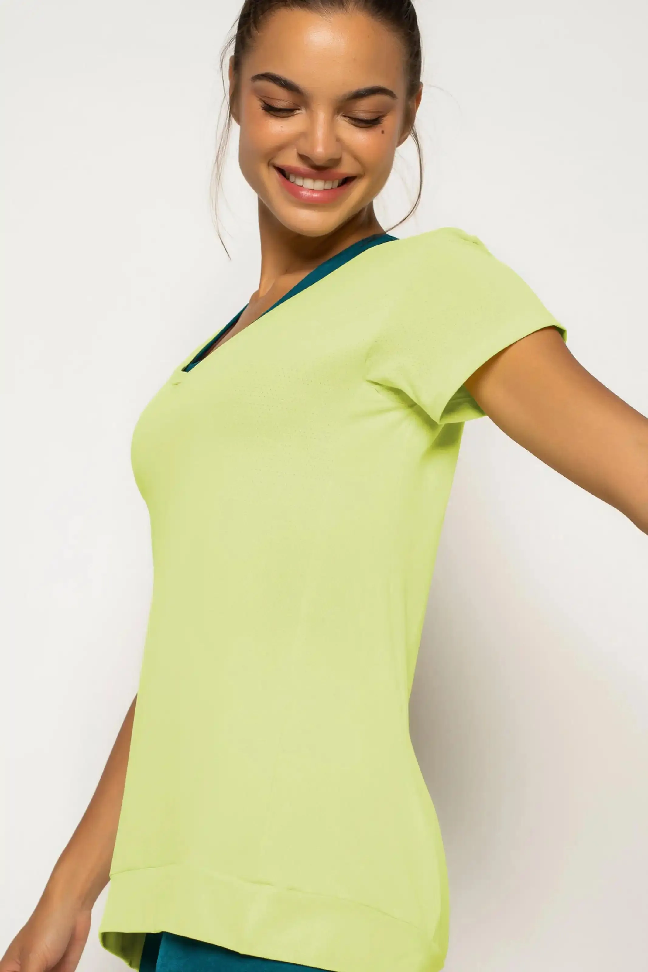 Blusa com Gola V Verde