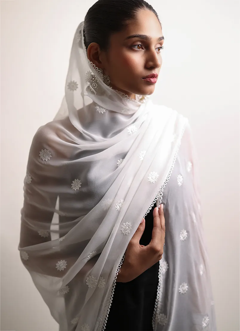 Embroidered Dupatta w Lace