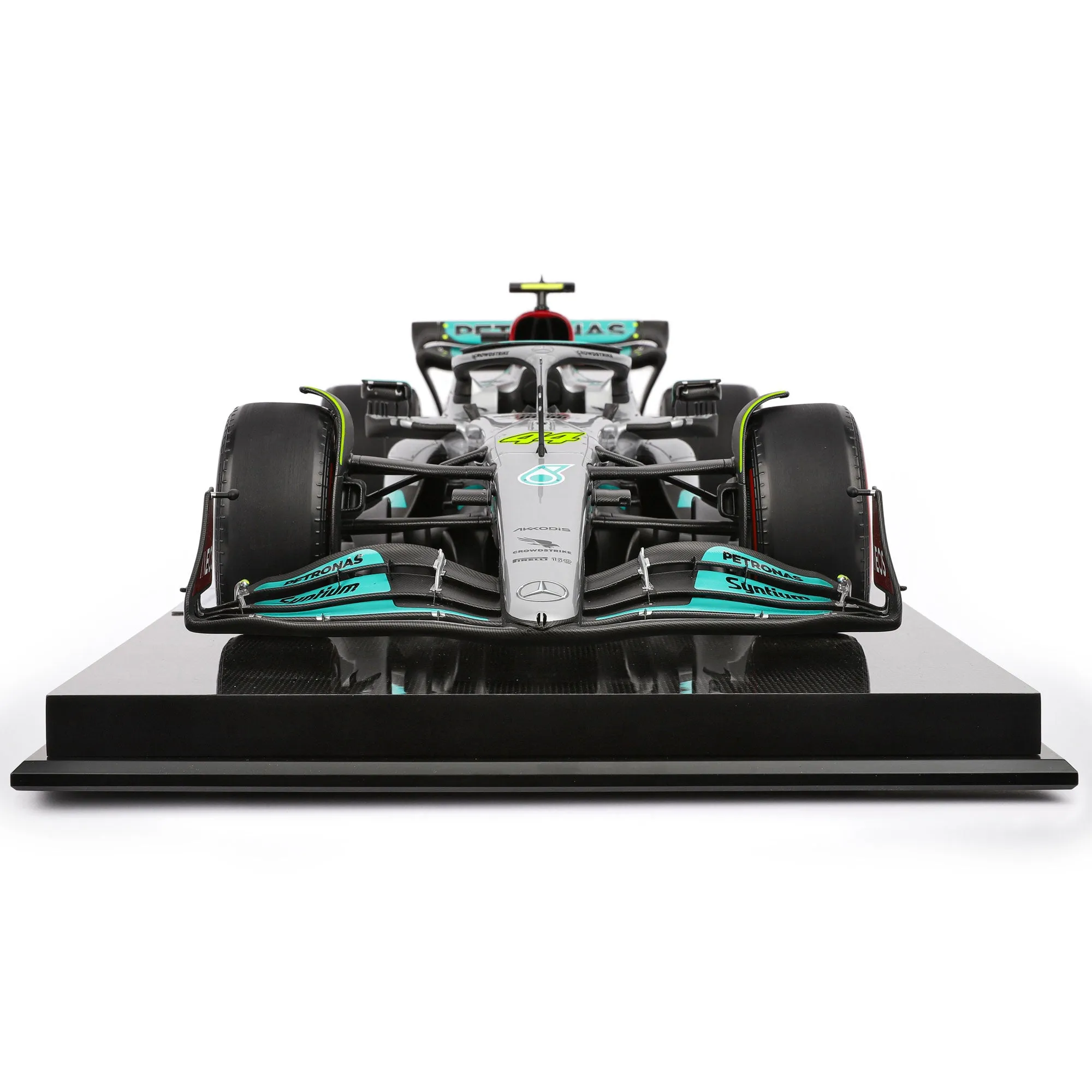 Lewis Hamilton 2022 Mercedes-AMG Petronas F1 Team W13 E Performance 1:8 Scale Model - Sāo Paulo GP