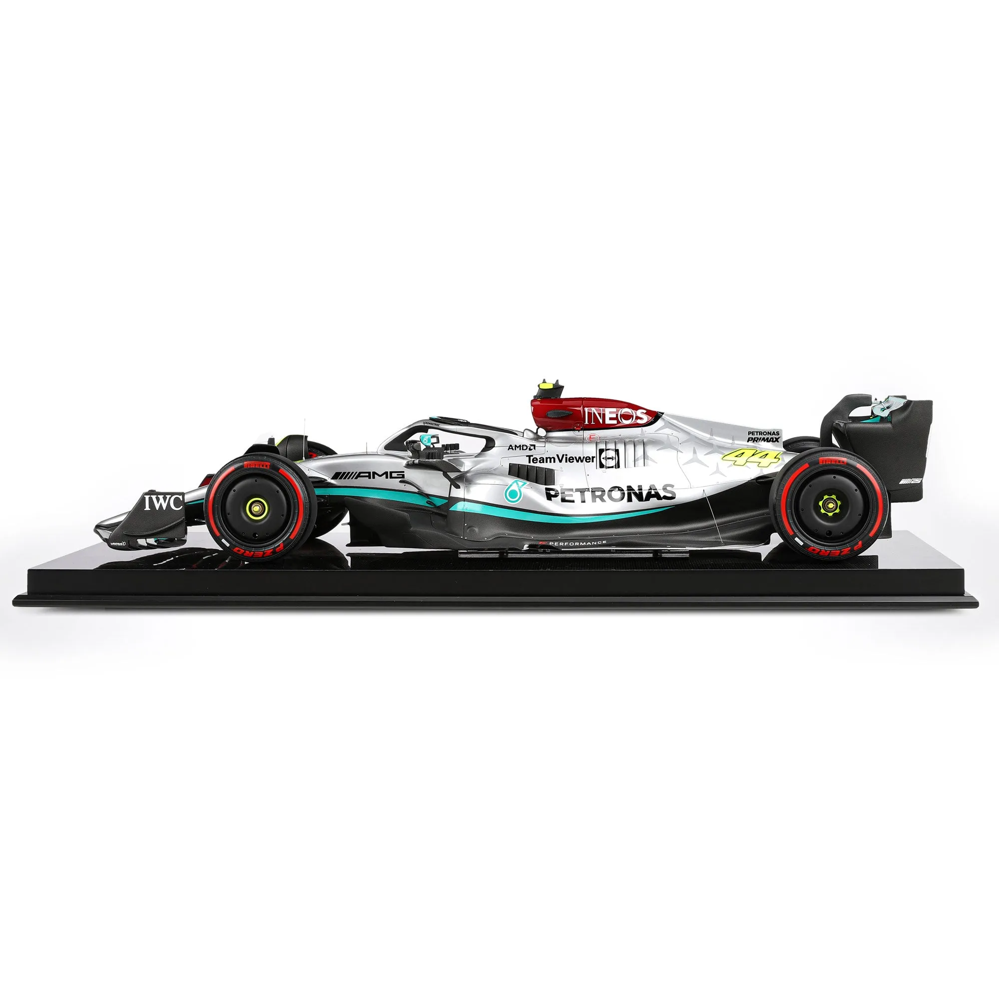 Lewis Hamilton 2022 Mercedes-AMG Petronas F1 Team W13 E Performance 1:8 Scale Model - Sāo Paulo GP