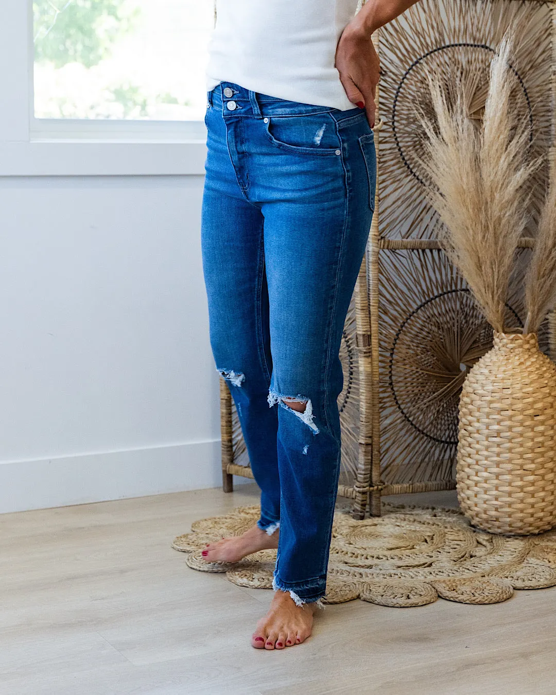 NEW! KanCan Callie Released Hem Straight Jeans